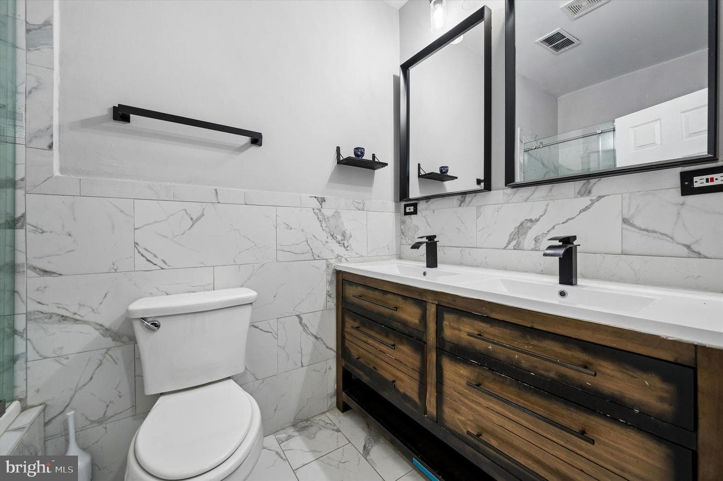 1812 E Albert Street photo 11