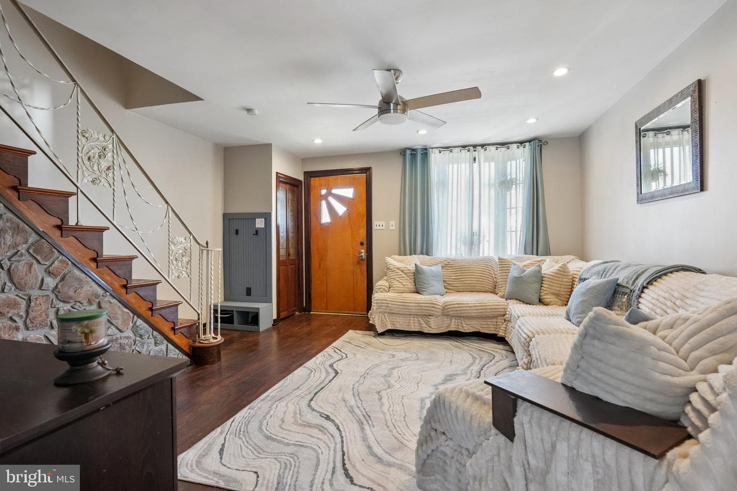 7242 Algard photo 6