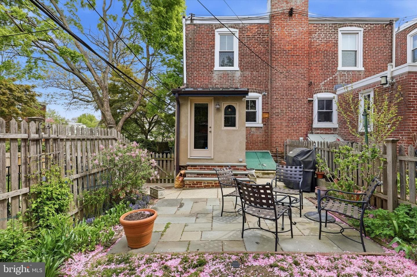 39 E Abington Avenue photo 23