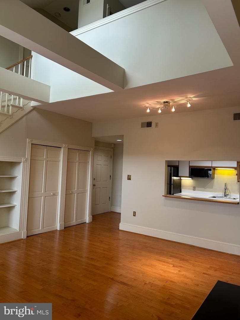 918-920 Spruce Street #11 photo 4
