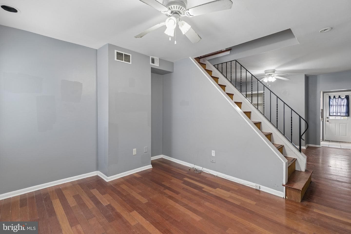 4648 Mansion Street photo 6