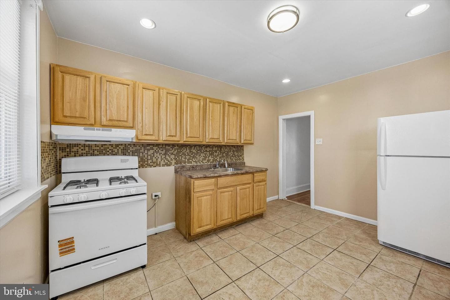 6422 N Lambert Street photo 23