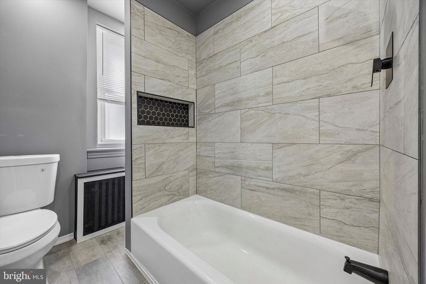 6422 N Lambert Street photo 7