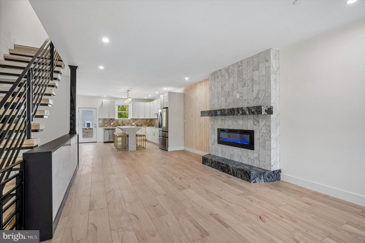 6995-9 Pechin Street photo 4