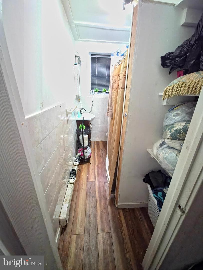 5710 N American Street photo 18
