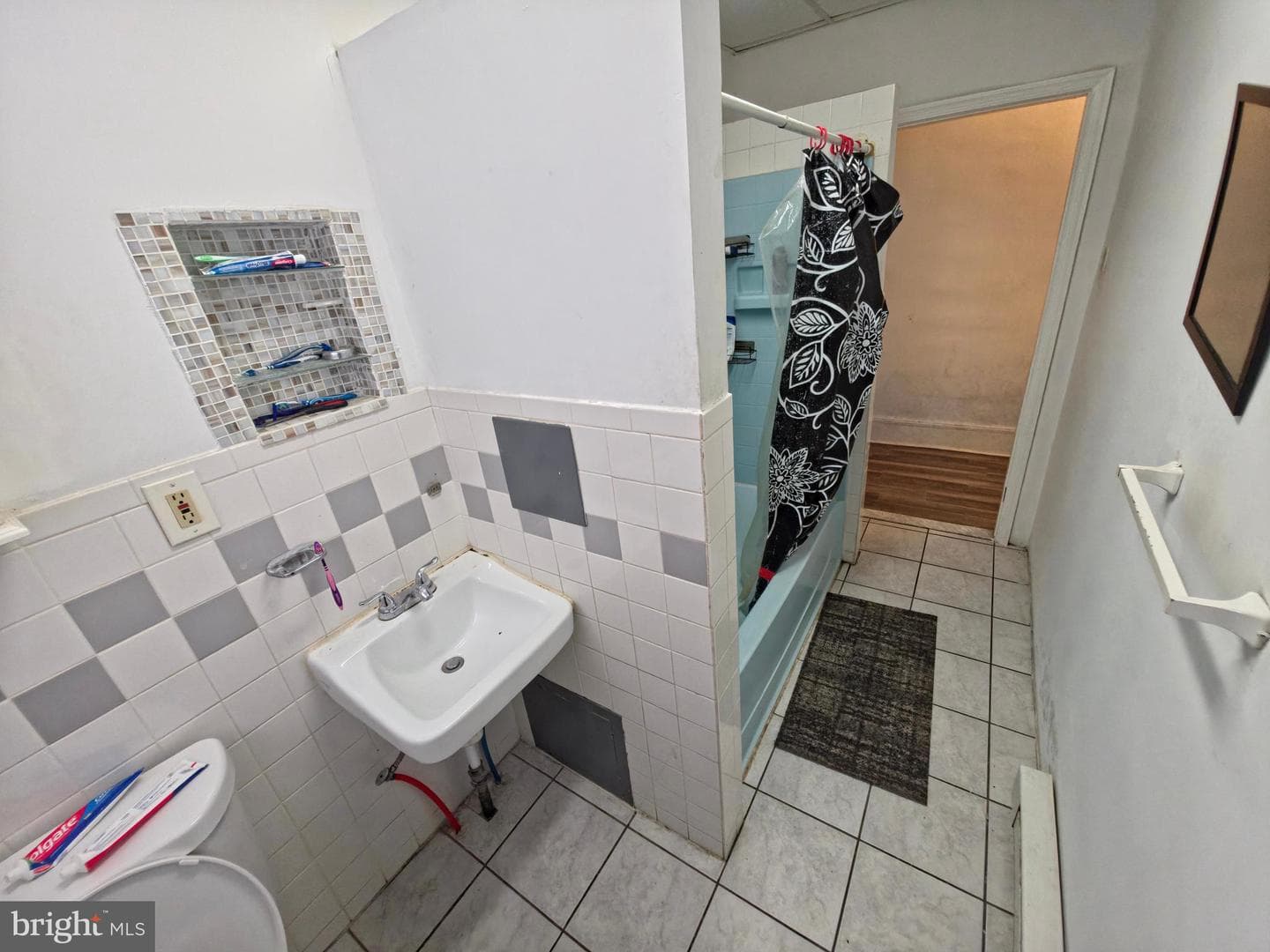 5710 N American Street photo 35