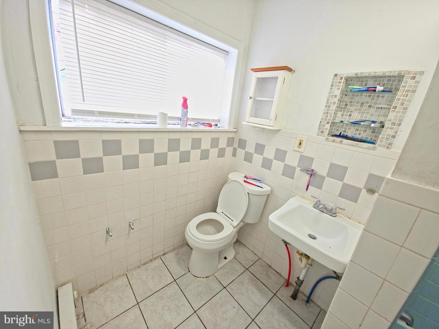 5710 N American Street photo 36