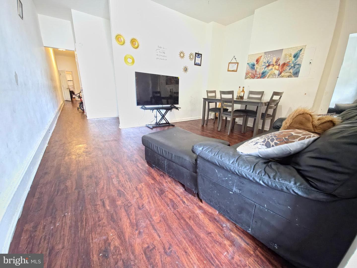 5710 N American Street photo 8