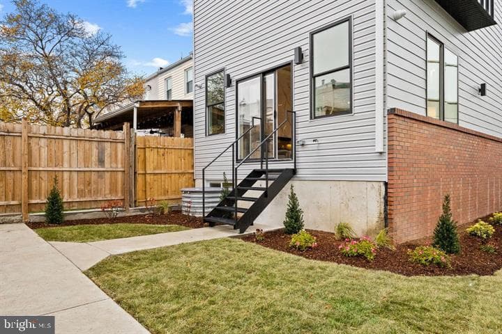 2053 E Cumberland Street photo 66