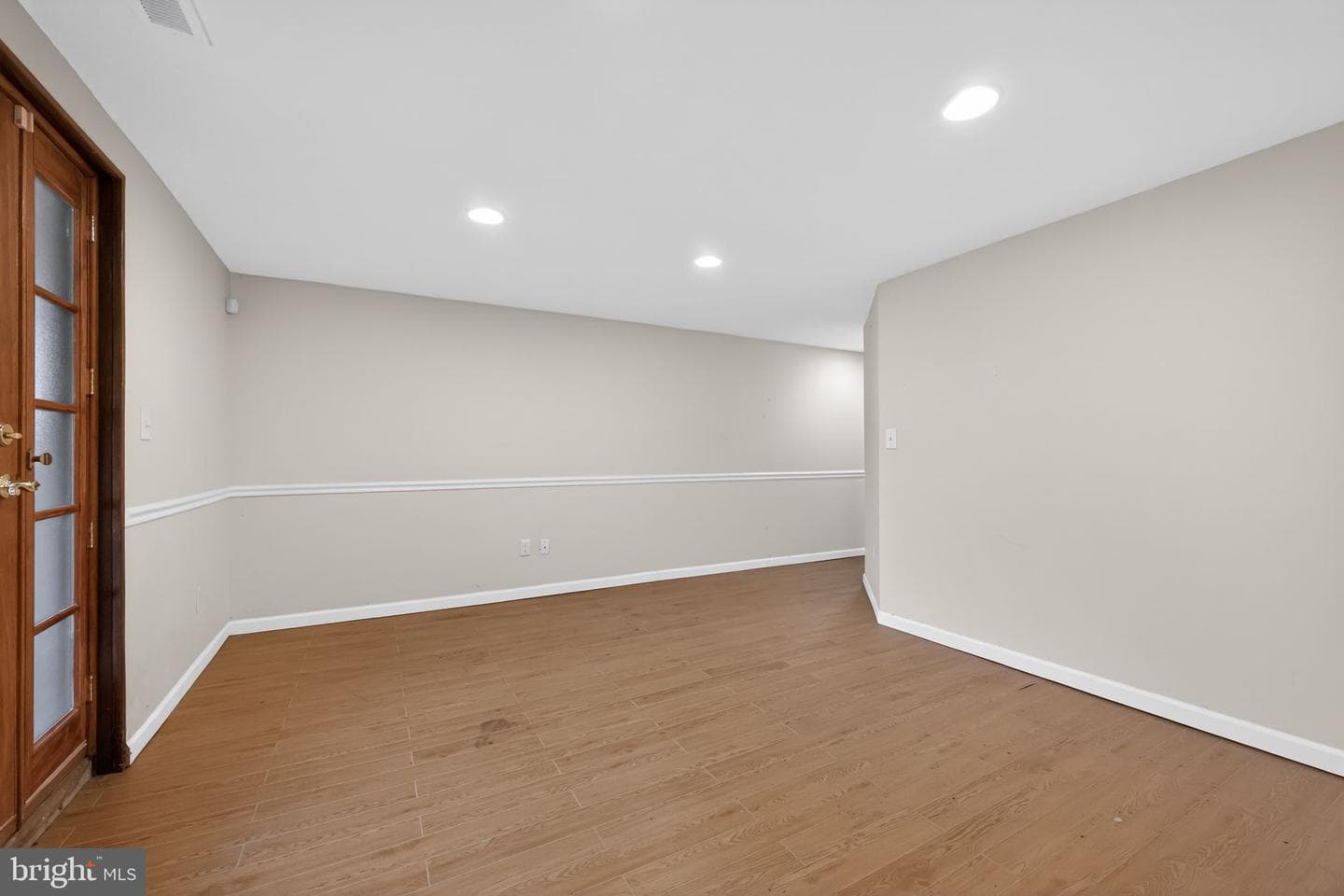 9609 Hoff Street photo 23