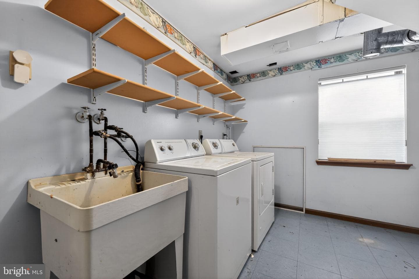 9609 Hoff Street photo 27