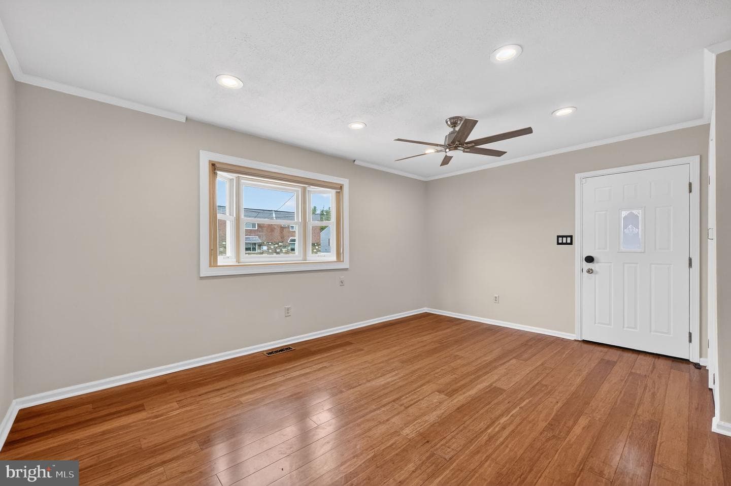 9609 Hoff Street photo 6
