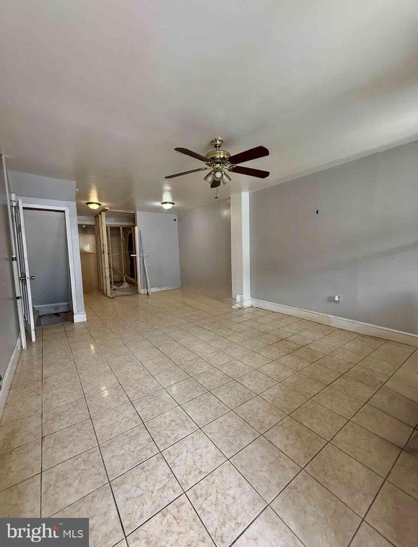 3324 N Mascher Street photo 2