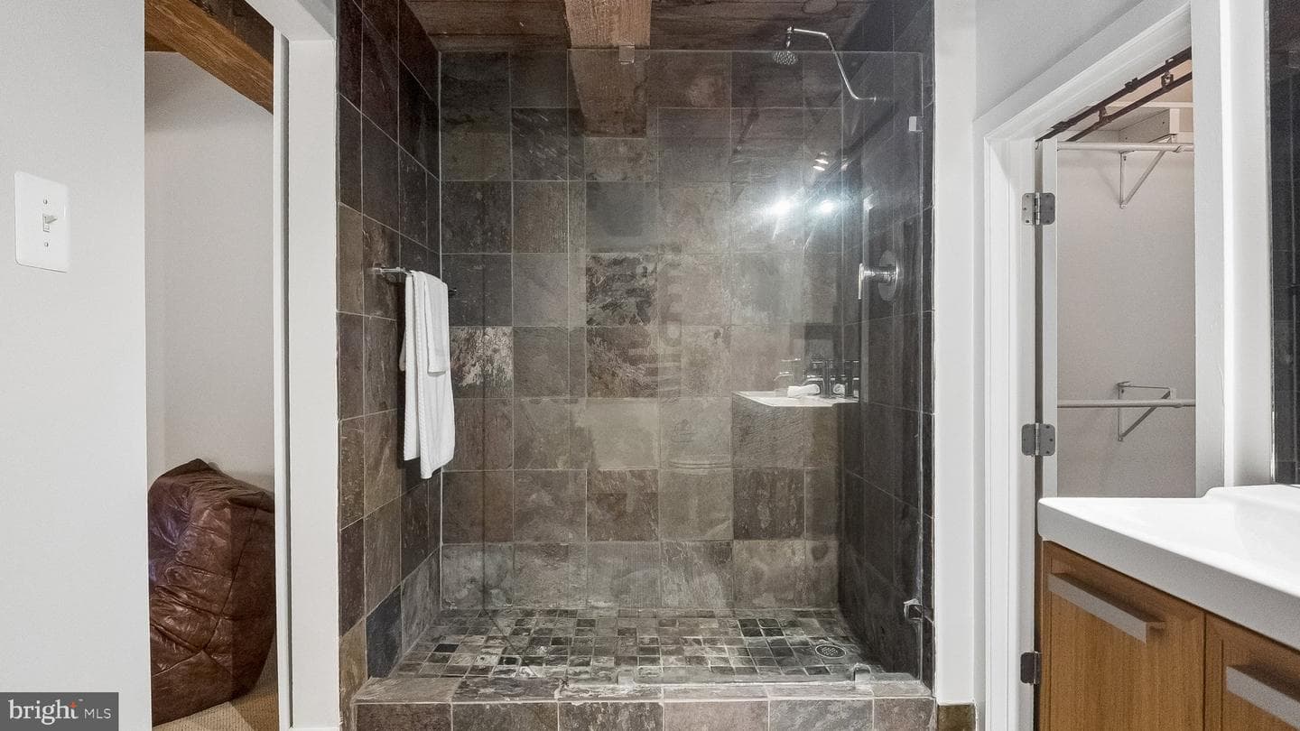 1027 Arch Street #302 photo 11