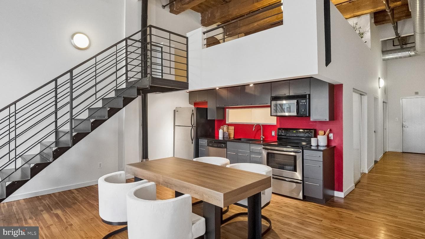1027 Arch Street #302 photo 15