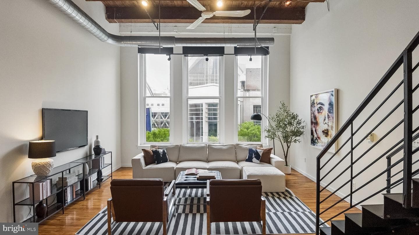 1027 Arch Street #302 photo 2