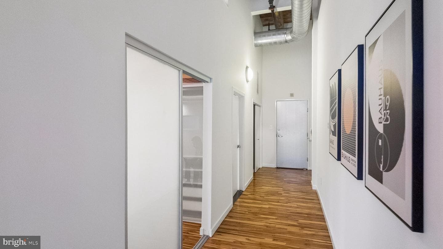 1027 Arch Street #302 photo 21