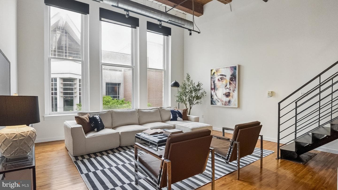 1027 Arch Street #302 photo 3