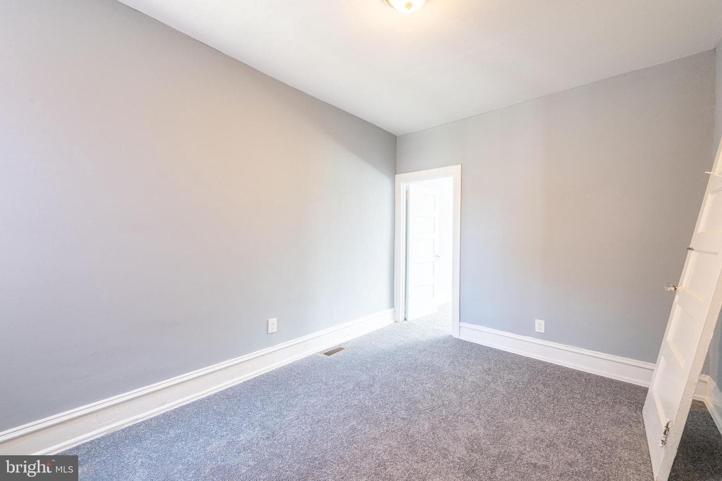 1521 W Olney Avenue photo 29
