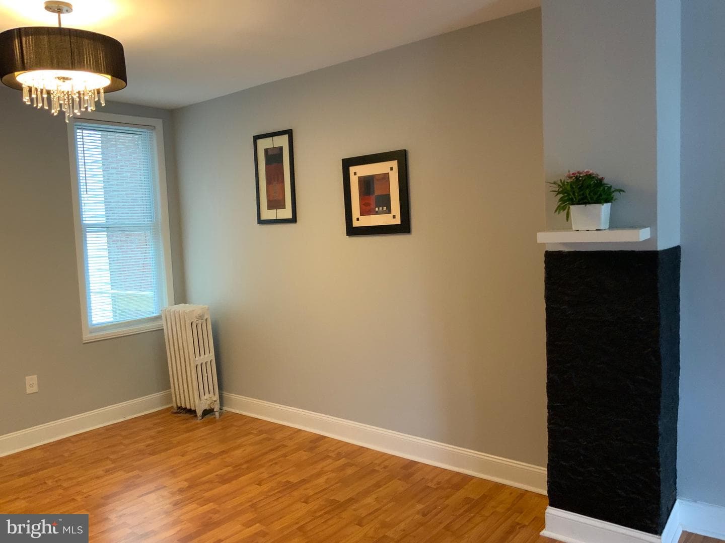 427 E Sharpnack Street photo 10