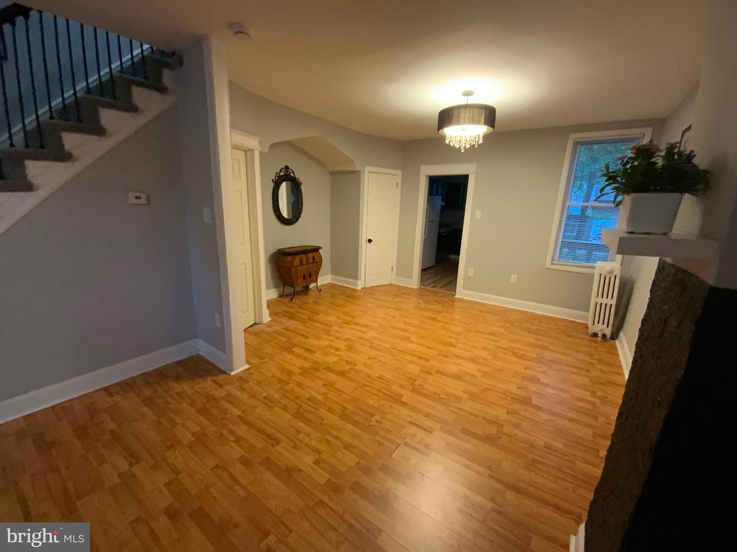 427 E Sharpnack Street photo 11