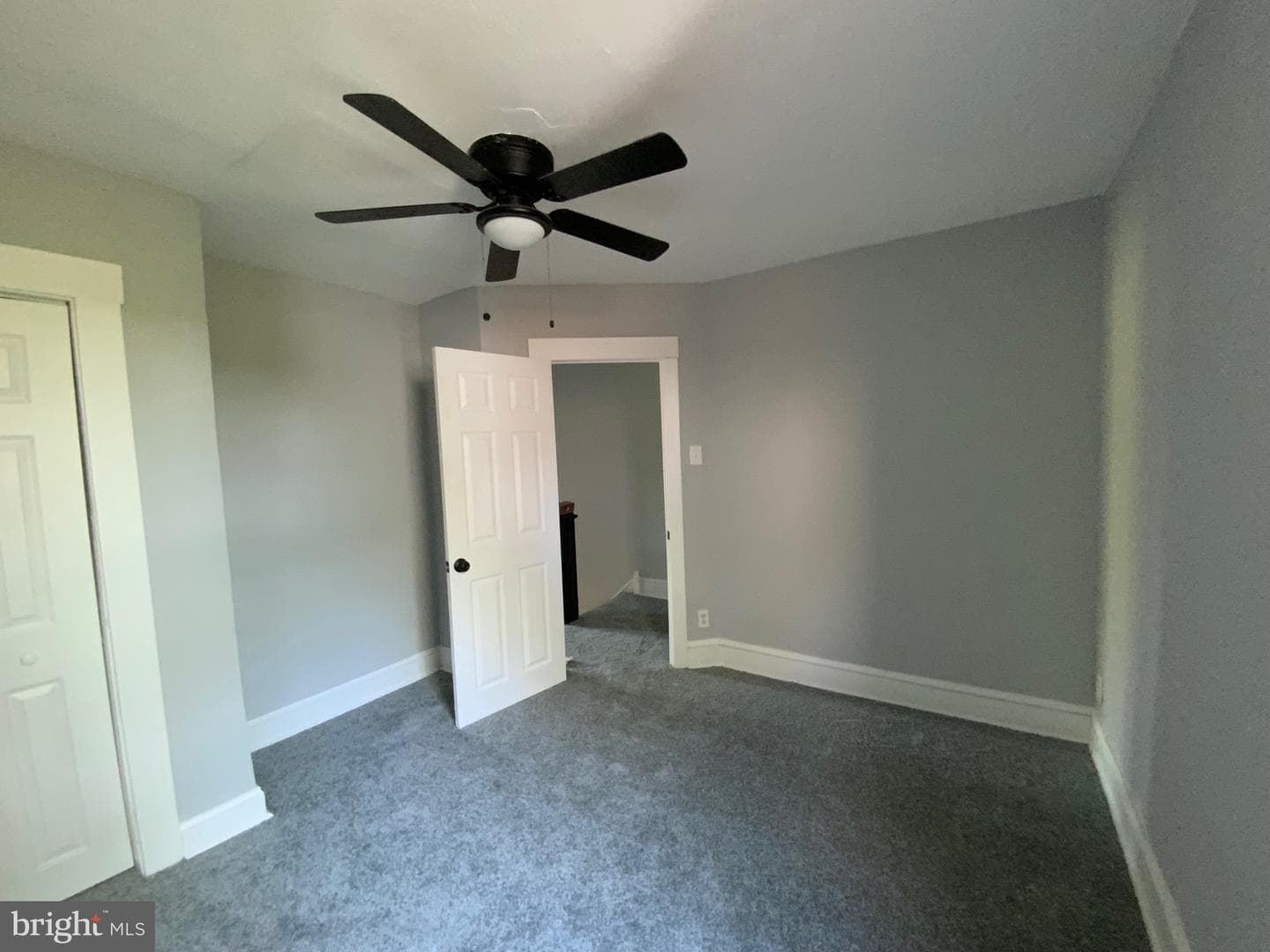 427 E Sharpnack Street photo 23