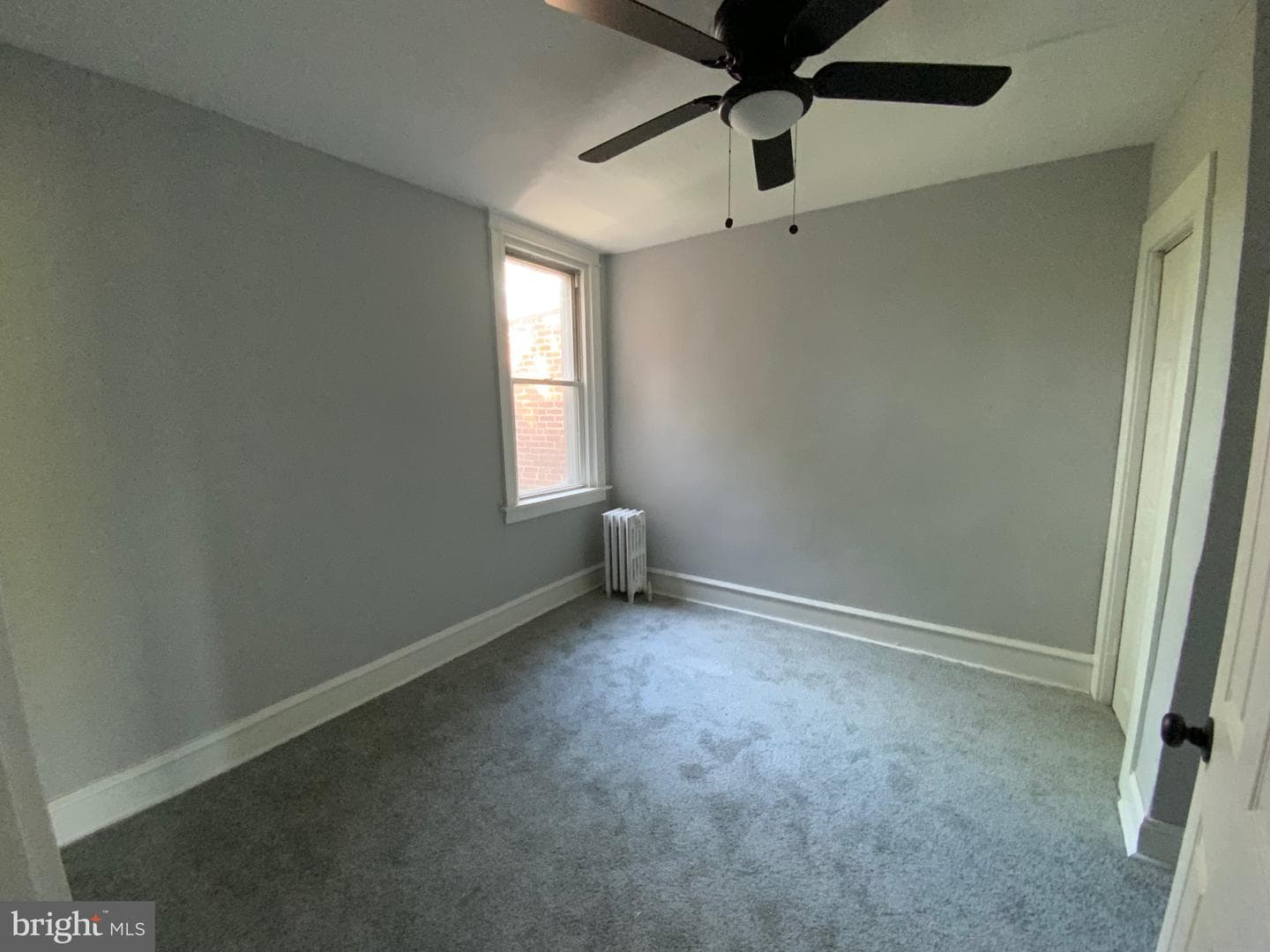 427 E Sharpnack Street photo 24