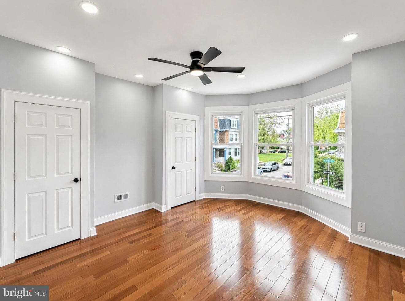 60 W Pomona Street photo 14