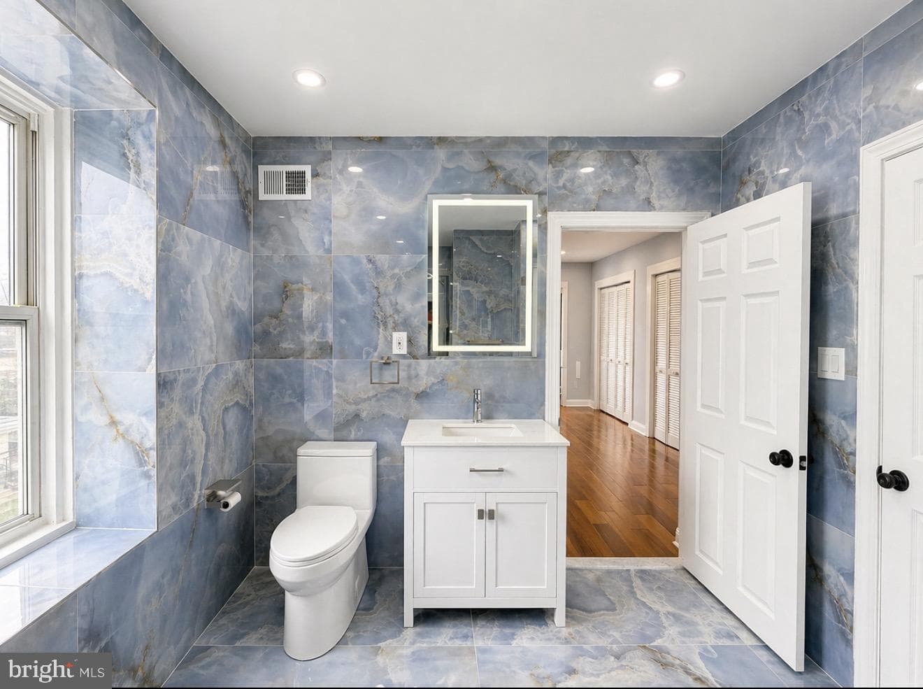 60 W Pomona Street photo 36