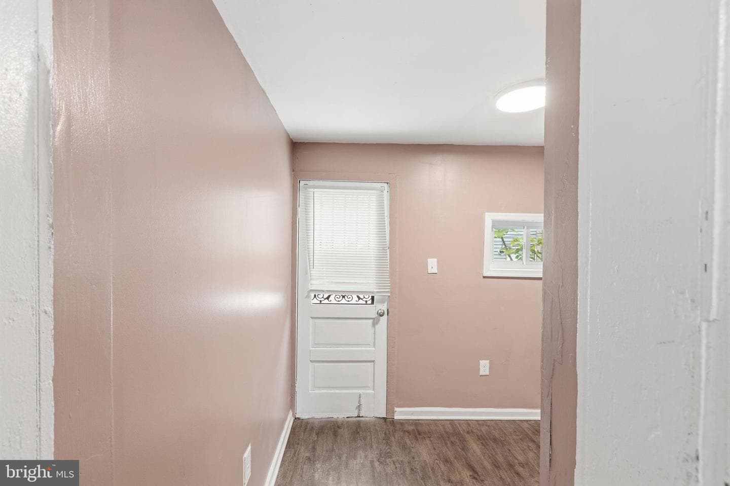 1109 W Silver Street photo 23