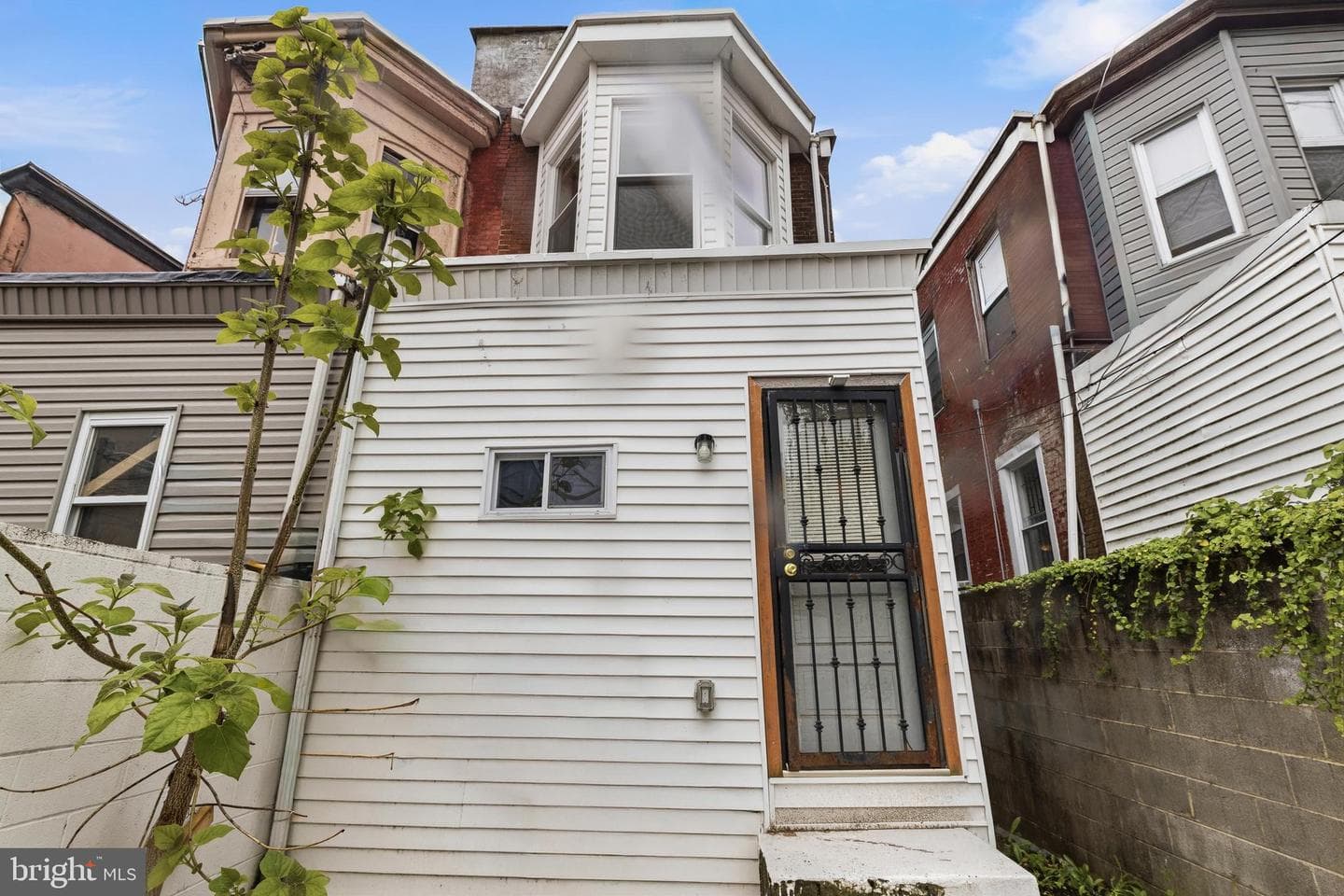 1109 W Silver Street photo 29