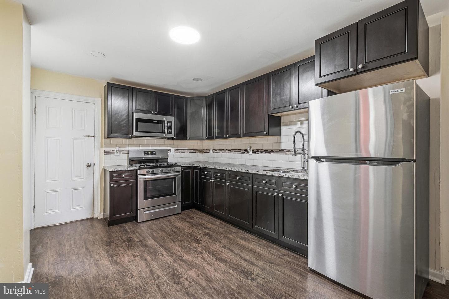 1109 W Silver Street photo 4