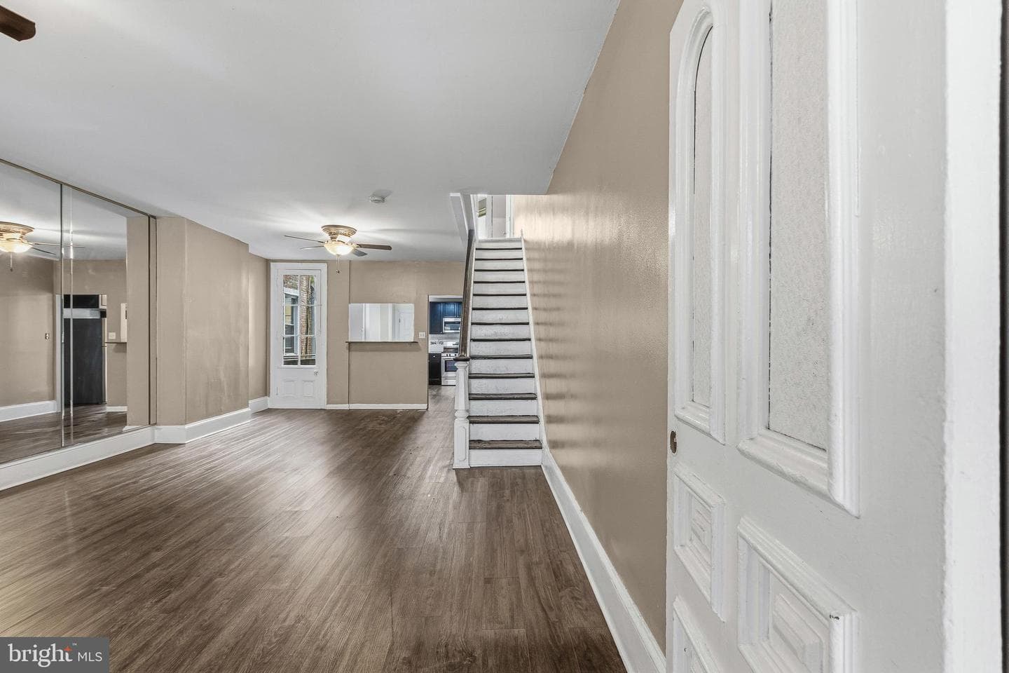 1109 W Silver Street photo 6