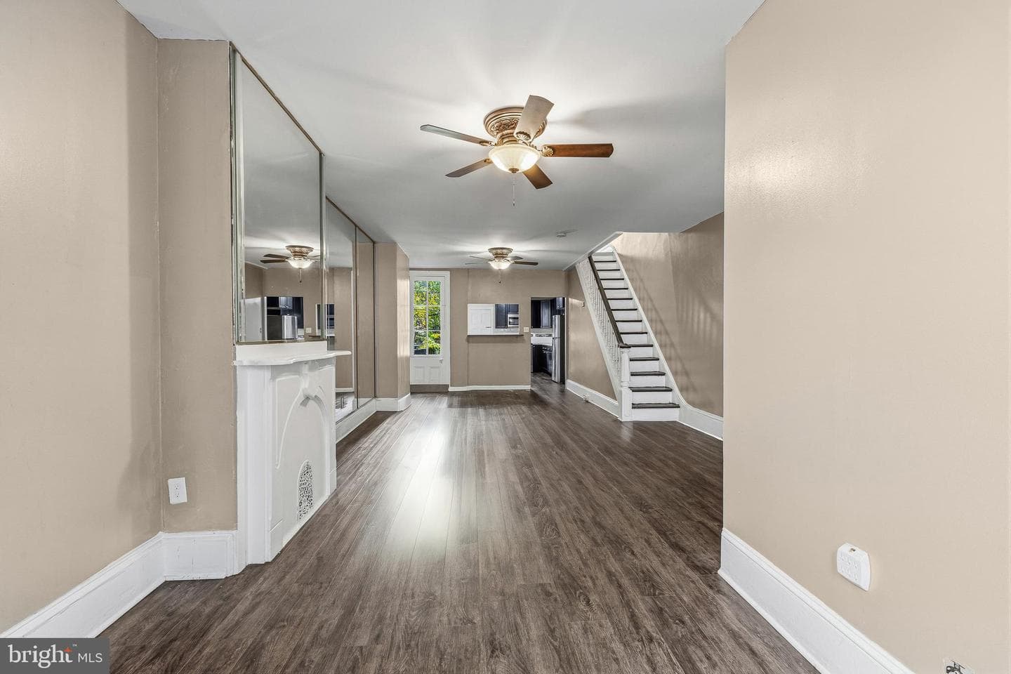 1109 W Silver Street photo 8