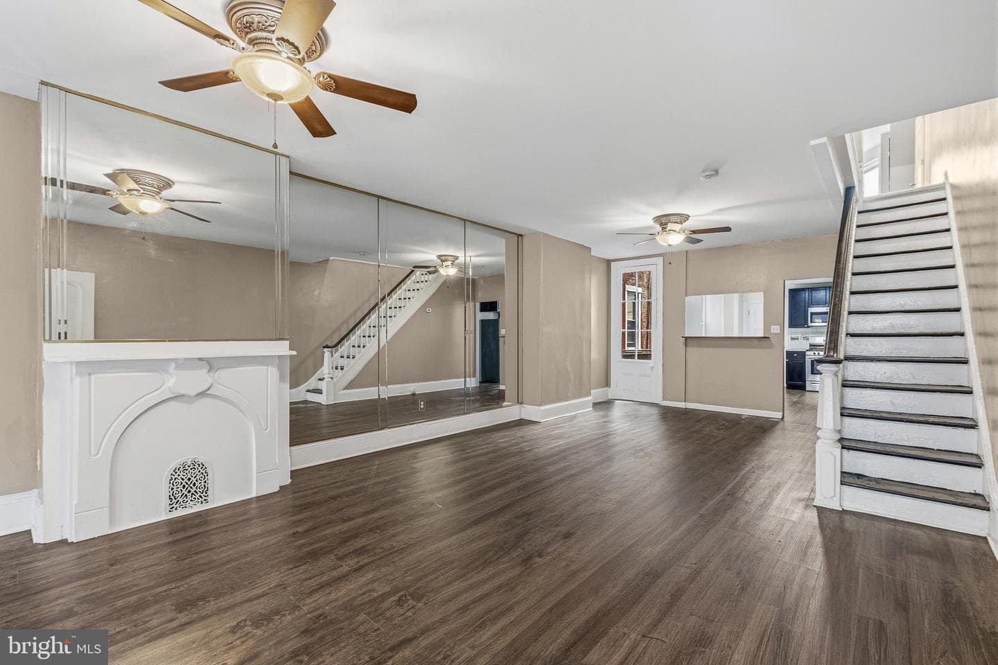 1109 W Silver Street photo 9