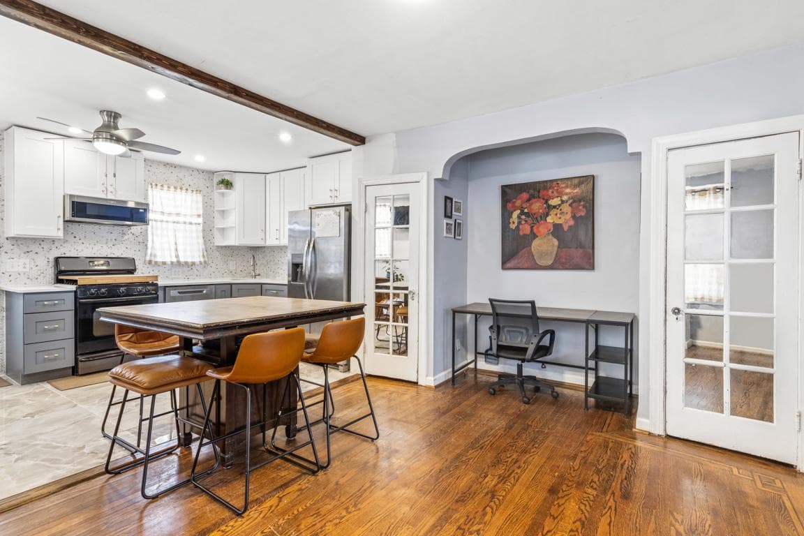 7811 N Fillmore Street photo 4