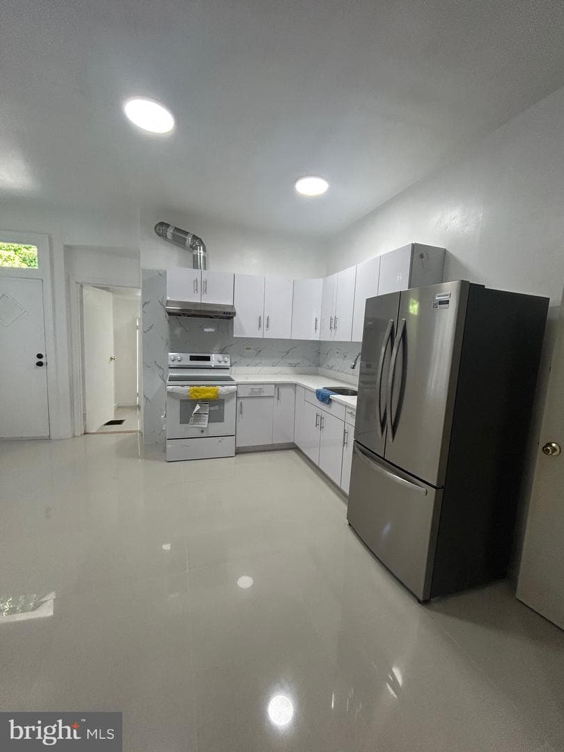 1515 Overington Street photo 3