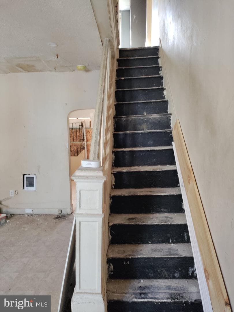 242 E Mayfield Street photo 10