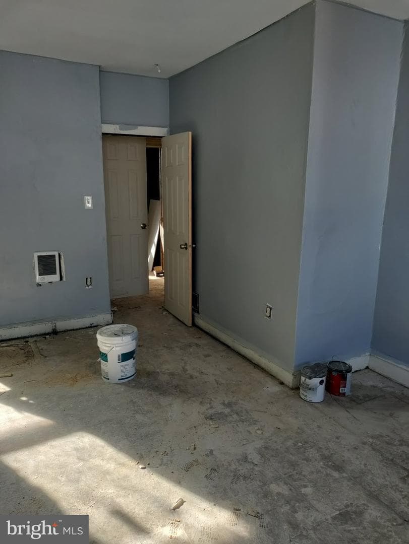242 E Mayfield Street photo 12