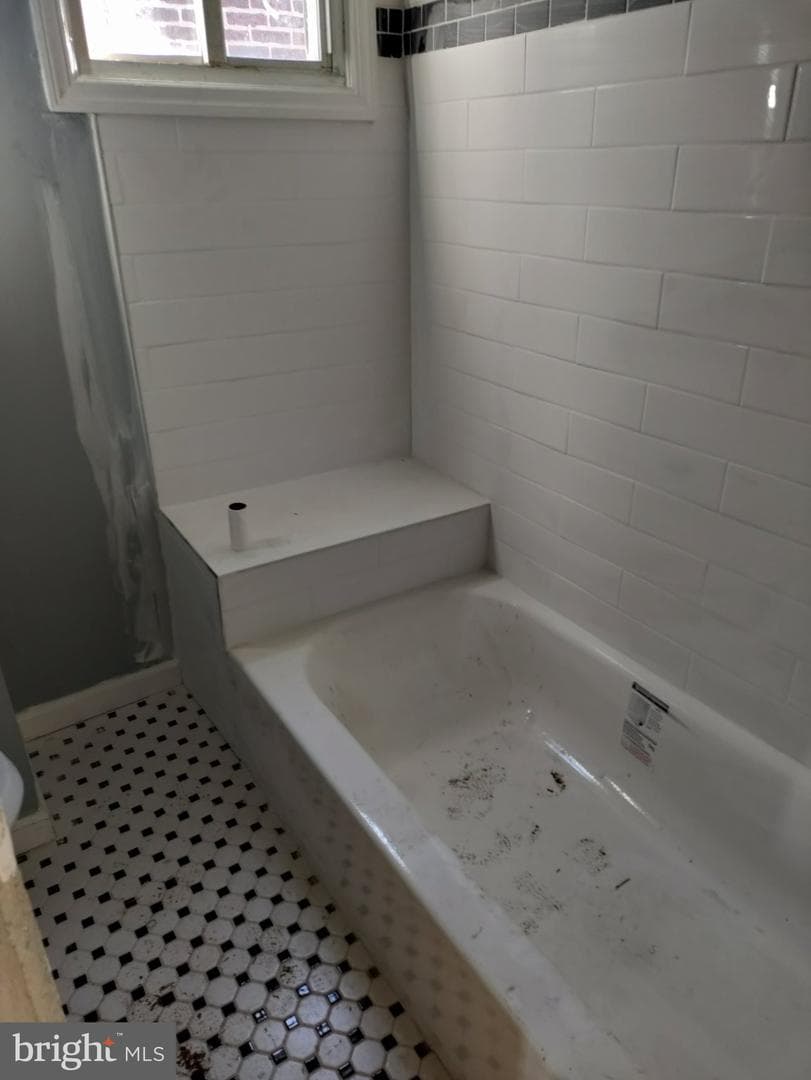 242 E Mayfield Street photo 17
