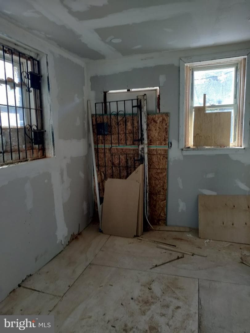 242 E Mayfield Street photo 7