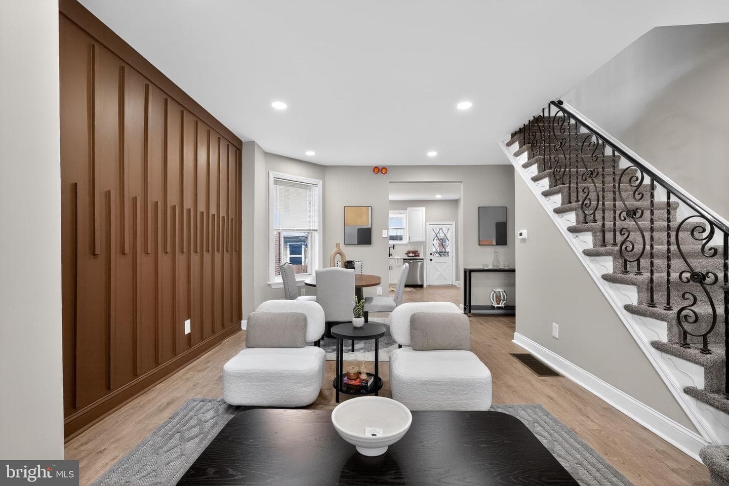 434 W Earlham Terrace photo 3