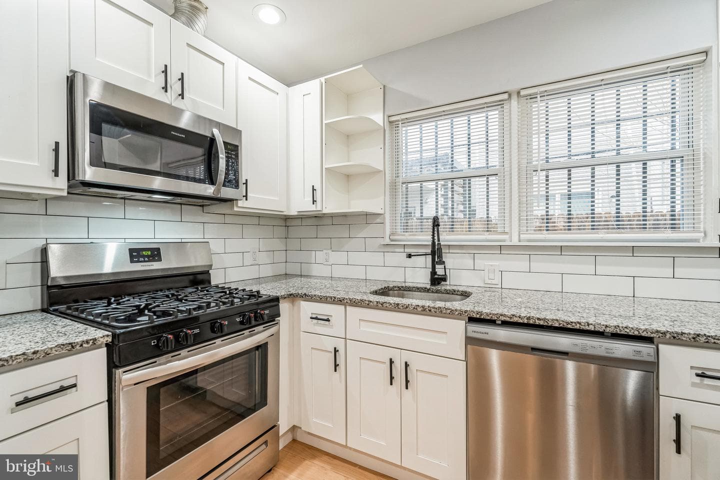 2317 Moore Street photo 16