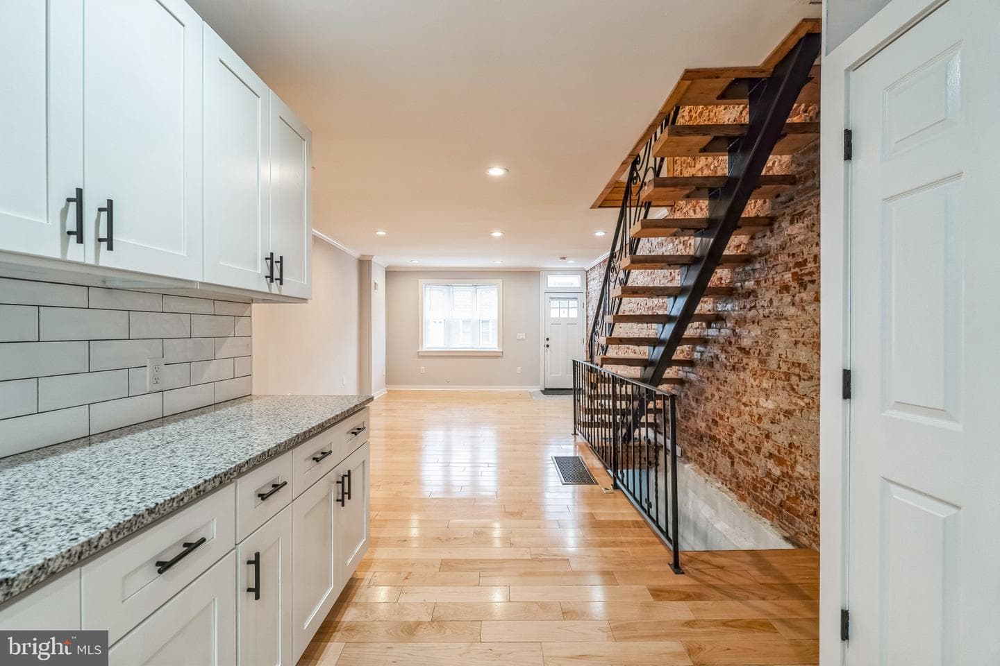 2317 Moore Street photo 9