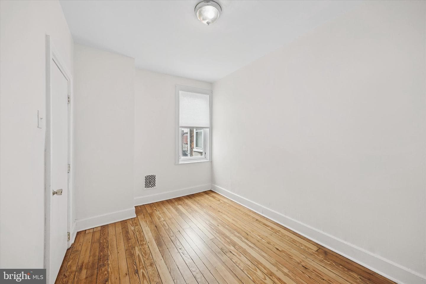1844 E Clementine Street photo 20