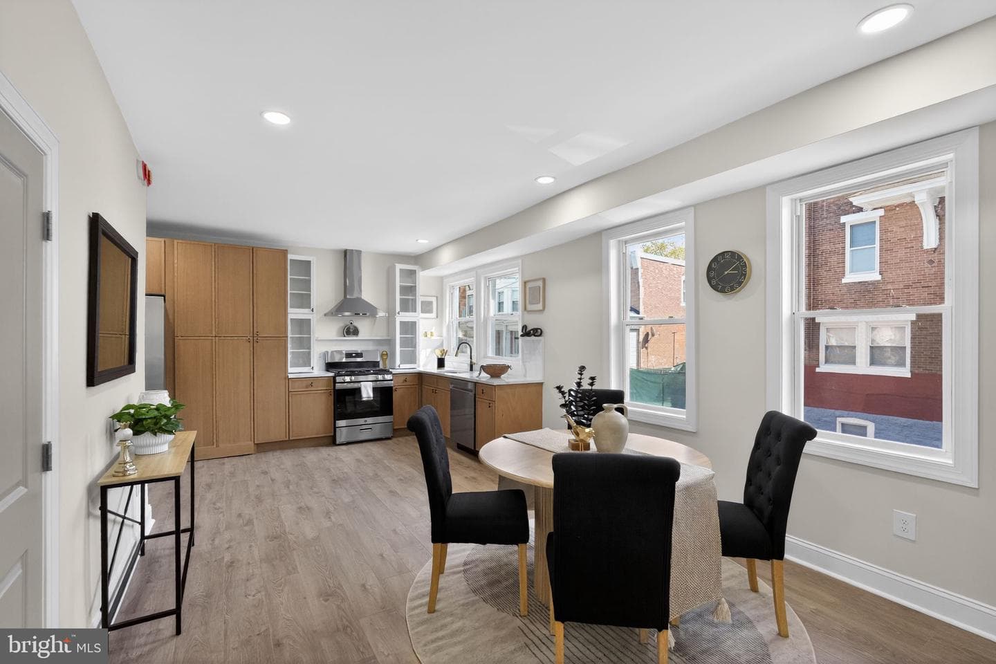 933 S 59th Street photo 11