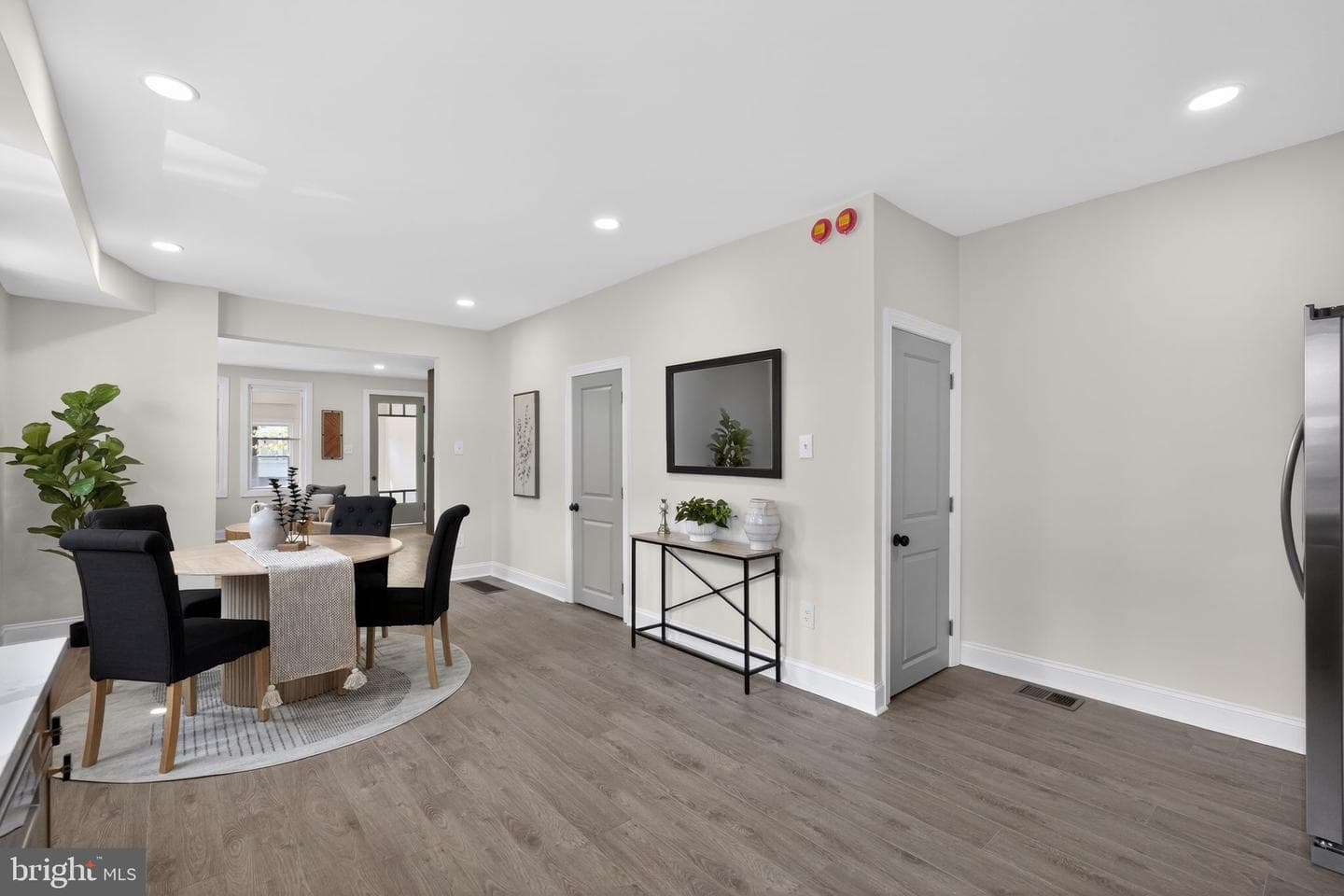 933 S 59th Street photo 15