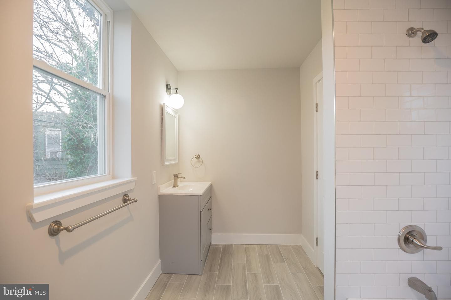 1227 S Peach Street photo 7