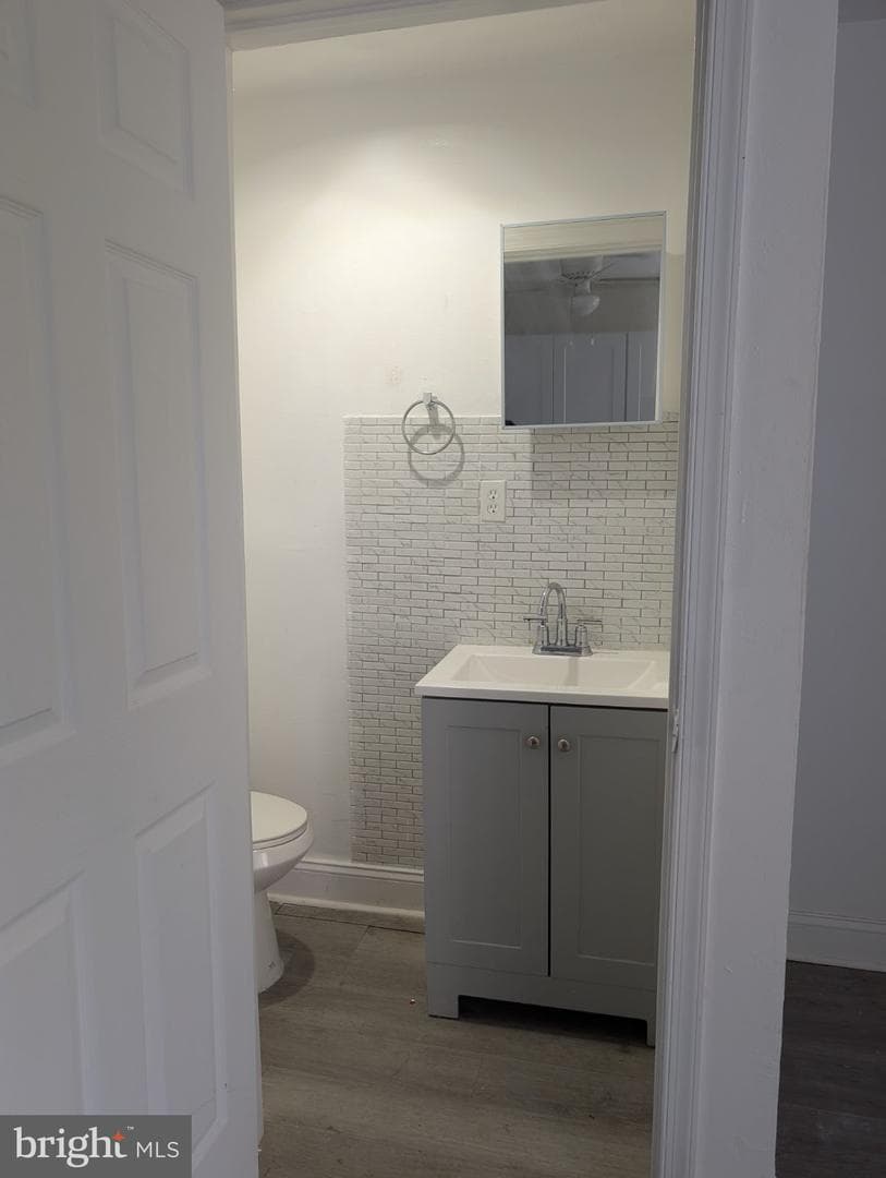 39 E Church Lane photo 2