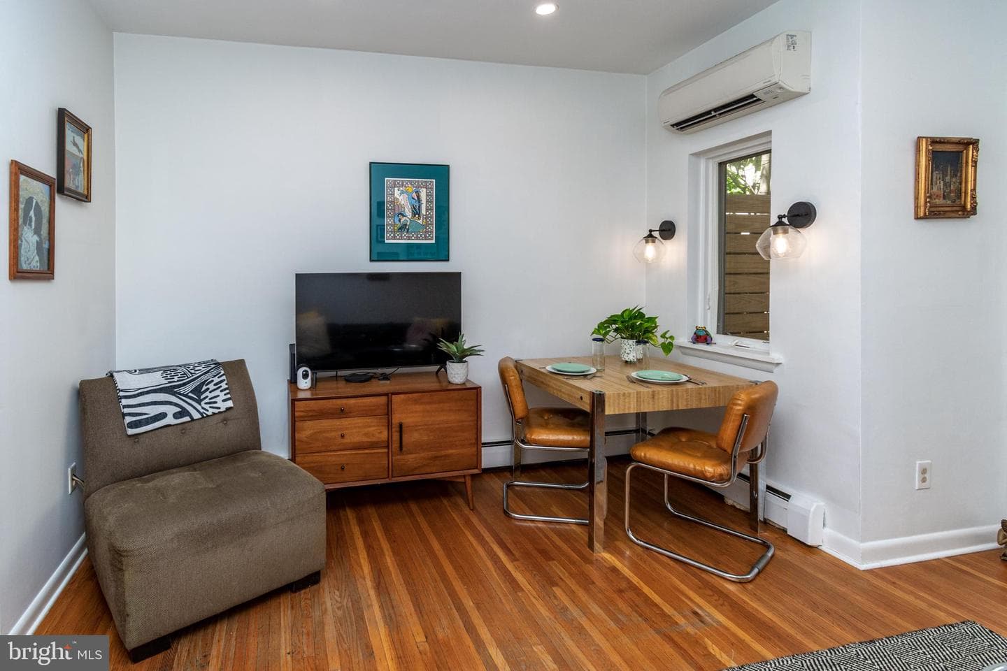 255 Queen Street photo 12